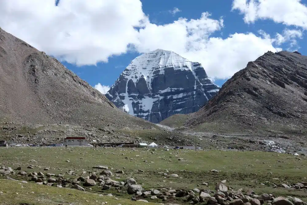 dzogchentoday-The mountain is alive ! 1 @marevabernard