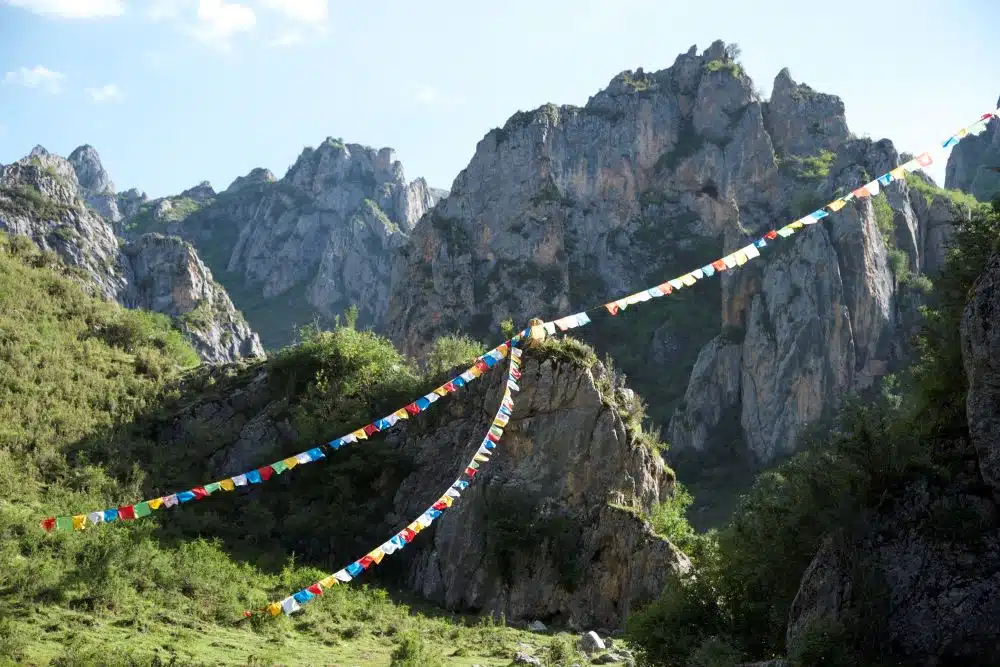 dzogchentoday- The mountain is alive! 3 @marevabernard